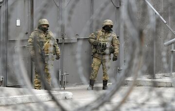 Окупанти встановлюють додаткову огорожу на під'їзді до ЗАЕС Окупанти встановлюють додаткову огорожу на під'їзді до ЗАЕС