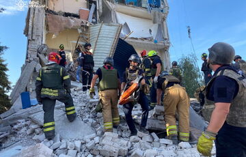 В Кривом Роге продолжается спасательная операция: в ГСЧС показали фото В Кривом Роге продолжается спасательная операция: в ГСЧС показали фото