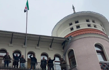 У Москві над посольством Сирії підняли прапор повстанців