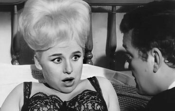 Не стало знаменитої британської актриси Барбари Віндзор Не стало знаменитої британської актриси Барбари Віндзор