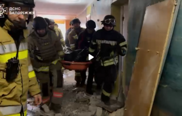 З-під завалів у Запоріжжі дістали тіло людини: рятувальники шукають ще одну особу З-під завалів у Запоріжжі дістали тіло людини: рятувальники шукають ще одну особу