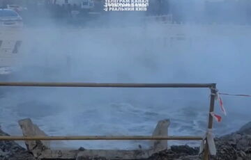 Центр Києва заливає окропом через прорив труби: відео