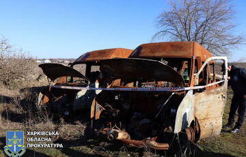 Люди сгорели заживо: россияне обстреляли эвакуационные автобусы в Харьковской области Люди сгорели заживо: россияне обстреляли эвакуационные автобусы в Харьковской области