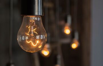 Кабмин продлил фиксированный тариф на электроэнергию в Украине