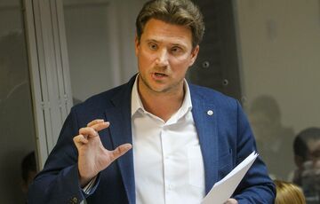 Адвокат ”беркутівців” і Шарія балотується на довиборах в Раду