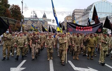 Парад участников АТО после основного парада - ВИДЕО Парад участников АТО после основного парада - ВИДЕО