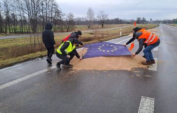 Київ вимагає притягнути до відповідальності винних через інцидент з українським зерном Київ вимагає притягнути до відповідальності винних через інцидент з українським зерном