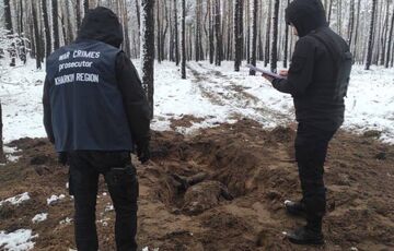 В Харьковской области нашли тела мужчин - россияне расстреляли их на блокпосту