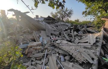 Окупанти ракетами обстріляли Слов'янськ, пошкодивши житлові будинки