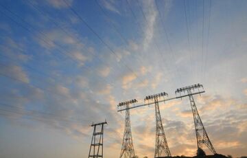  В ”Укрэнерго” рассказали о ситуации с возобновлением электричества абонентам 