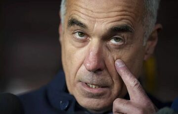 В Румынии ЦИК не допустил Джорджеску на президентские выборы В Румынии ЦИК не допустил Джорджеску на президентские выборы