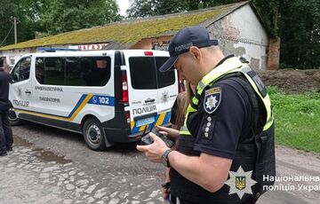 Мужчина, которого разыскивали за двойное убийство пенсионеров, застрелился в ходе переговоров со спецназом Мужчина, которого разыскивали за двойное убийство пенсионеров, застрелился в ходе переговоров со спецназом