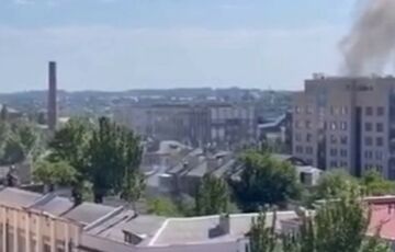 У Донецьку пролунали вибухи біля офісу Пушиліна: відео