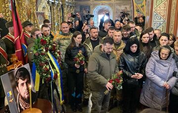 У Києві прощаються із загиблим Героєм України ”Да Вінчі”: фото, відео