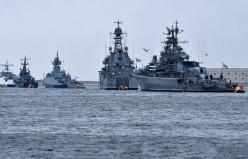 ОК ”Південь”: кораблі Росії відійшли на 200 кілометрів від українських берегів ОК ”Південь”: кораблі Росії відійшли на 200 кілометрів від українських берегів