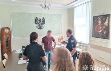 Обшуки у мерії Чернігова пов'язані з незаконним будівництвом АЗС Обшуки у мерії Чернігова пов'язані з незаконним будівництвом АЗС
