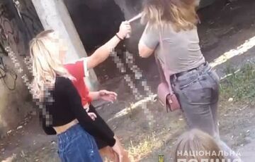 В Киеве трое школьниц избили 15-летнюю девочку - им грозит до 4 лет