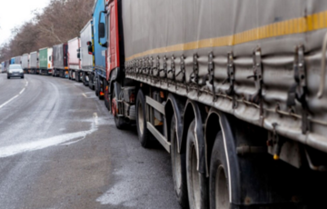 Румунські фермери заблокували кордон з Україною