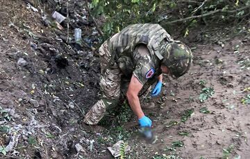 В Житомирской области задержан мужчина, который по заказу спецслужб РФ взорвал самодельную бомбу В Житомирской области задержан мужчина, который по заказу спецслужб РФ взорвал самодельную бомбу