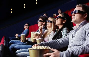 В Украине возобновляется работа кинотеатров: будут работать с бомбоубежищами В Украине возобновляется работа кинотеатров: будут работать с бомбоубежищами