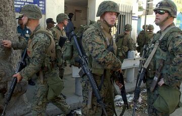 До Києва готуються відправити американський спецназ та морських піхотинців До Києва готуються відправити американський спецназ та морських піхотинців