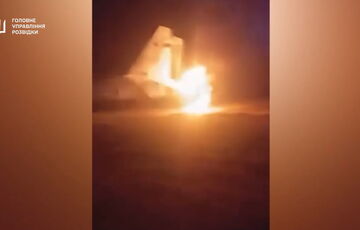 На російському аеродромі ”Армавір” підпалили навчальний винищувач СУ-27УБ На російському аеродромі ”Армавір” підпалили навчальний винищувач СУ-27УБ