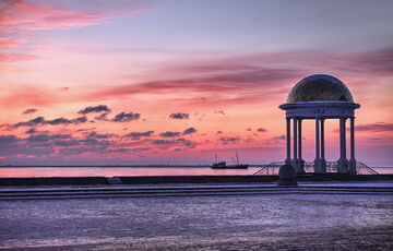 Порт Бердянска после мощного прилета срочно покидают российские корабли