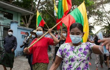 Військовий переворот в М'янмі: затримана лідер країни Аун Сан Су Чжі, зв'язок відключена
