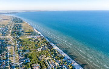 Российские оккупанты закрывают для гражданских Арабатскую стрелку Российские оккупанты закрывают для гражданских Арабатскую стрелку