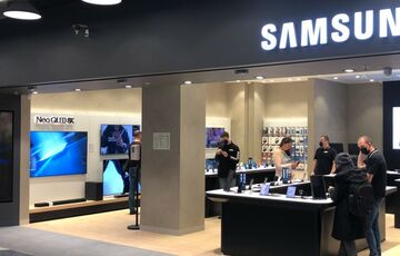  СМИ: до конца года Samsung намерена возобновить продажу смартфонов в России 