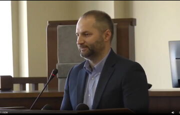 Секретаря Коломыйского горсовета уволили из-за плохой шутки - он назвал депутата ведьмой