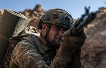 Враг близок к окружению Селидового, - СМИ