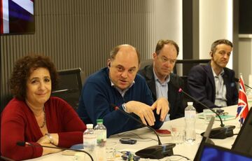 Глава Минобороны Великобритании прибыл в Киев и озвучил послание Путину 