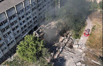 Неспокійна ніч у Миколаєві: окупанти завдали серію ударів по місту 