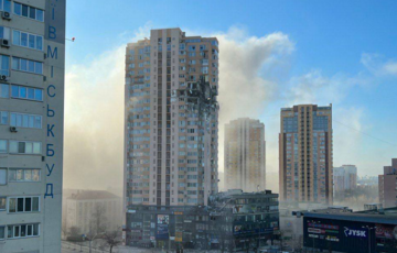 Частину будинку на Лобановського в Києві, в який влучила російська ракета, знесуть