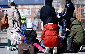 Соціологи дізналися думці поляків про можливість українців залишитися в їхній країні надовго Соціологи дізналися думці поляків про можливість українців залишитися в їхній країні надовго