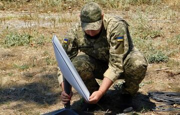 Українська армія отримає доступ до Starlink: у Пентагоні підписали контракт із Маском