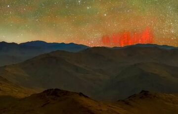 У небі над Чилі помітили рідкісні червоні блискавки