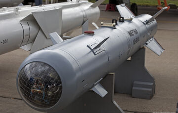 Россия сбросила авиабомбы на центр Харькова: число раненых растет