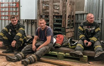 Рятувальники ліквідували масштабну пожежу на Київщині після російського обстрілу