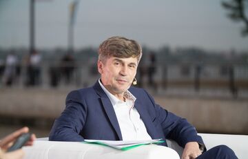 Пьяный экс-нардеп закатил скандал в отделении полиции - СМИ (Видео)