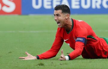 Криштиану Роналду впервые в карьере не забил ни одного гола на крупном турнире Криштиану Роналду впервые в карьере не забил ни одного гола на крупном турнире