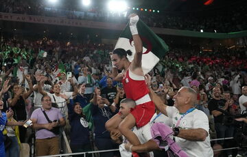 Скандальная спортсменка, провалившая ”тест на пол”, выиграла олимпийское золото по боксу