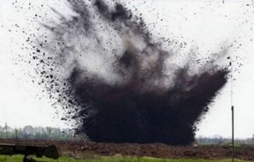 Под Изюмом на мине подорвалась машина спасателей Под Изюмом на мине подорвалась машина спасателей