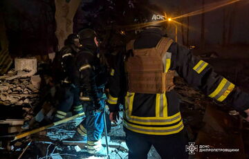 Россия ударила баллистикой по Кривому Рогу: есть погибший, среди раненых – ребенок (фото) Россия ударила баллистикой по Кривому Рогу: есть погибший, среди раненых – ребенок (фото)