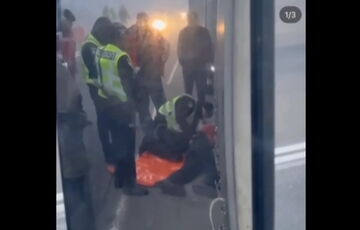 В сети пишут, что сотрудники ТЦК избили немецкого волонтера в Черновицкой области В сети пишут, что сотрудники ТЦК избили немецкого волонтера в Черновицкой области