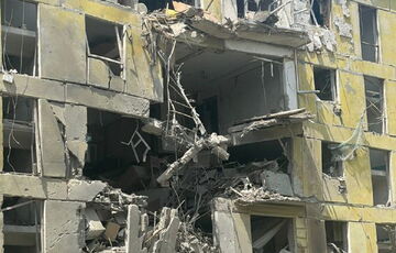 Оккупанты массированно обстреляли Запорожскую область, попав в остановку транспорта: фото