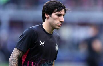 Полузащитник сборной Италии дисквалифицирован из-за ставок