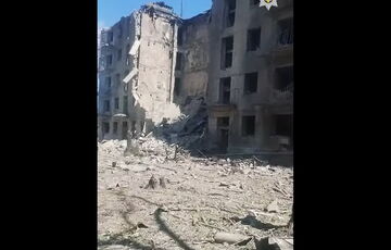 Россияне сбросили авиабомбы на жилой дом в Купянске: под завалами могут быть трое людей Россияне сбросили авиабомбы на жилой дом в Купянске: под завалами могут быть трое людей