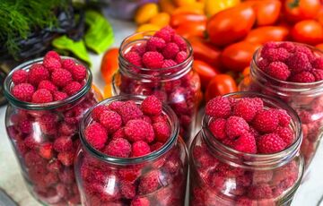 На рынках появился первый урожай украинской малины: сколько придется заплатить На рынках появился первый урожай украинской малины: сколько придется заплатить